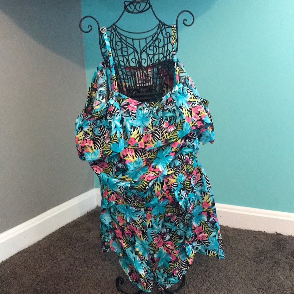 Romper - Picture 2 of 2